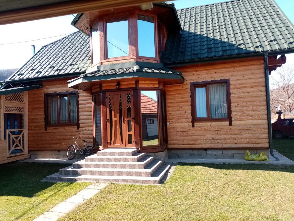 Садиба Федорчуків Гірська Хатина เชชอเร ภายนอก รูปภาพ
